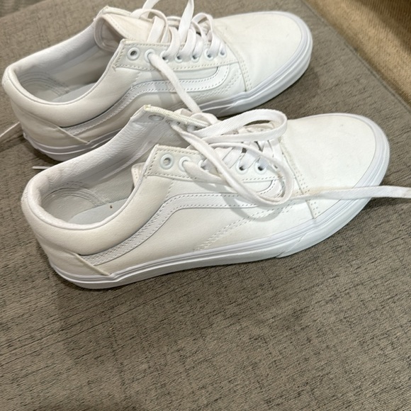 Vans old-school sneakers in white never worn size 7 1/2 wide - Picture 2 of 4